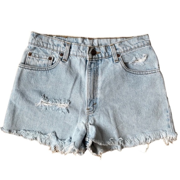 Levi 550 Cutoff High Rise Distressed Shorts. Light Blue. Size 11 - Picture 1 of 7